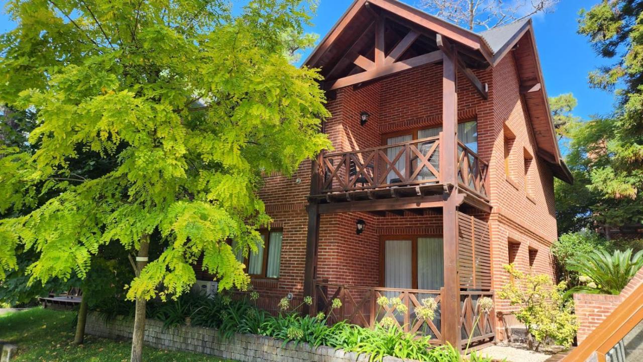 Refugio Del Bosque Villa Карило Екстериор снимка