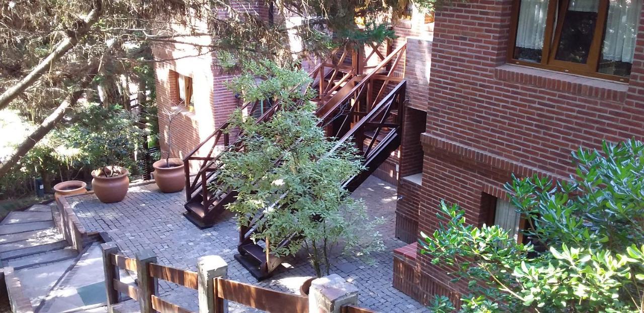 Refugio Del Bosque Villa Карило Екстериор снимка